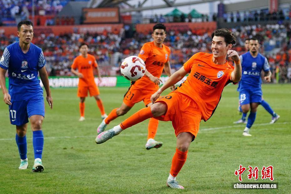 中超联赛球员表现神勇,技术风格全面发挥 中超联赛球员表现神勇,技术风格全面发挥