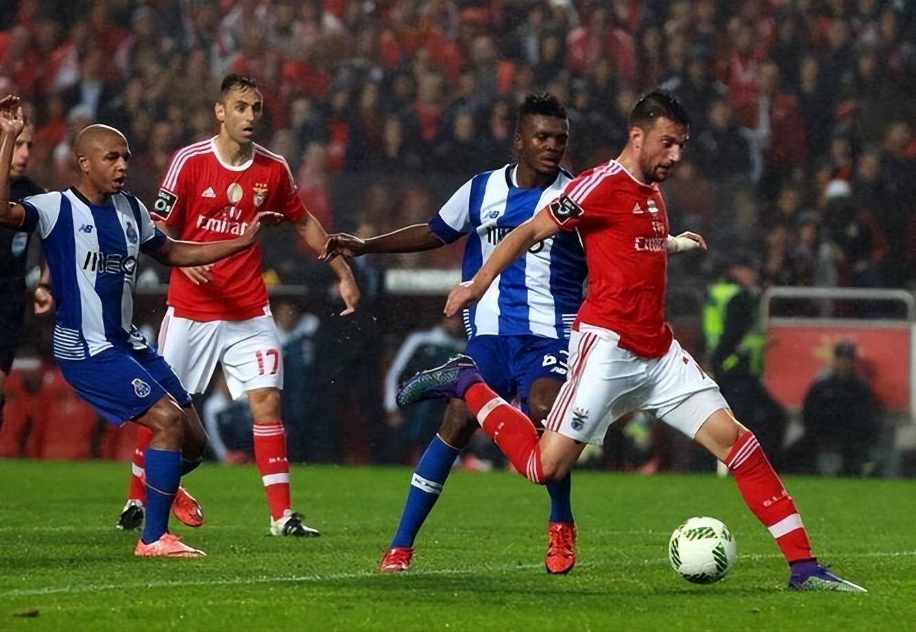 包含博洛尼亚客场逼平亚特兰大，保持不败的词条