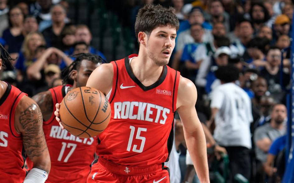 包含火箭队年轻球员表现抢眼，球队寄望新秀的词条