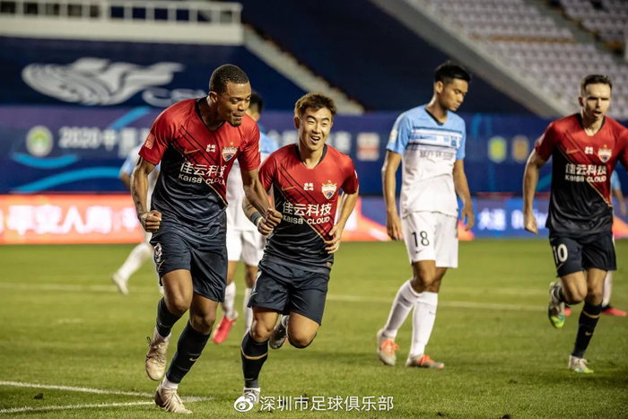 深圳佳兆业爆冷战胜实力强劲的广州富力队