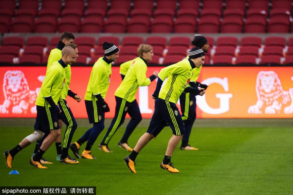 包含瑞典队踢出精彩比赛，多点开花获胜的词条