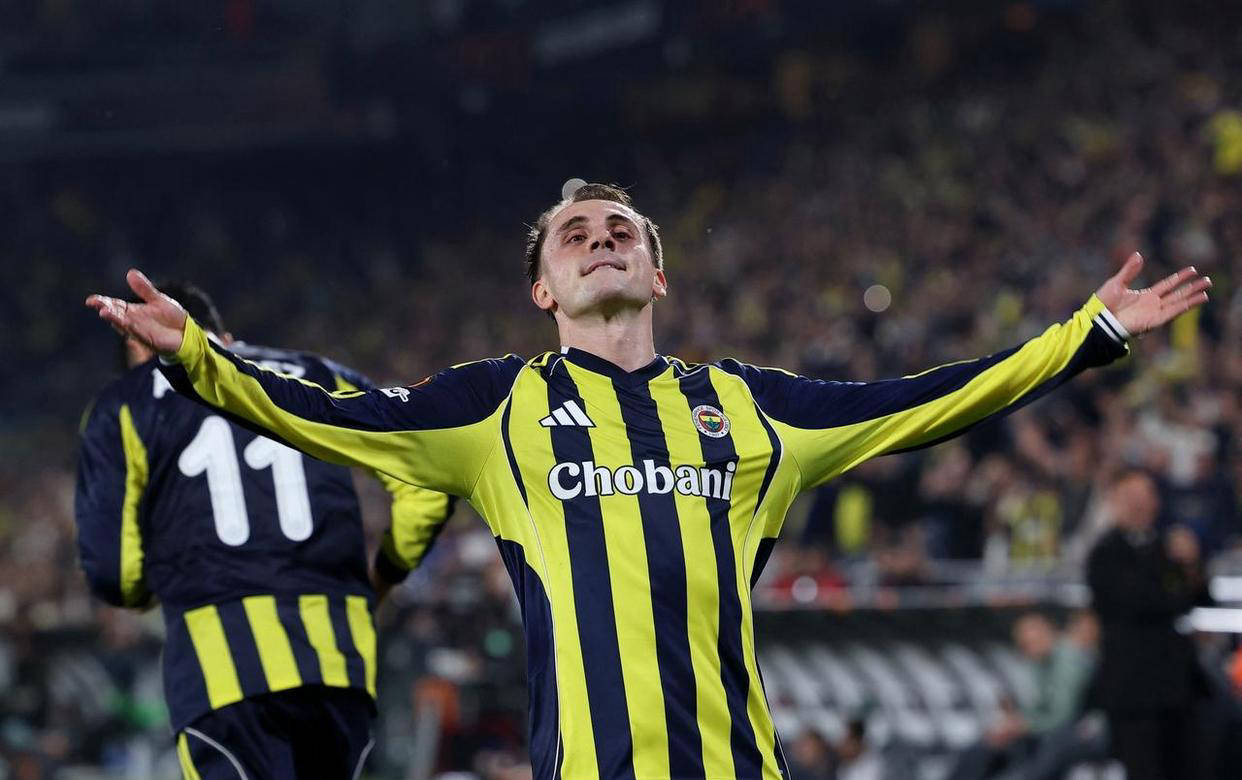 斯图加特客场逆转，取得关键三分