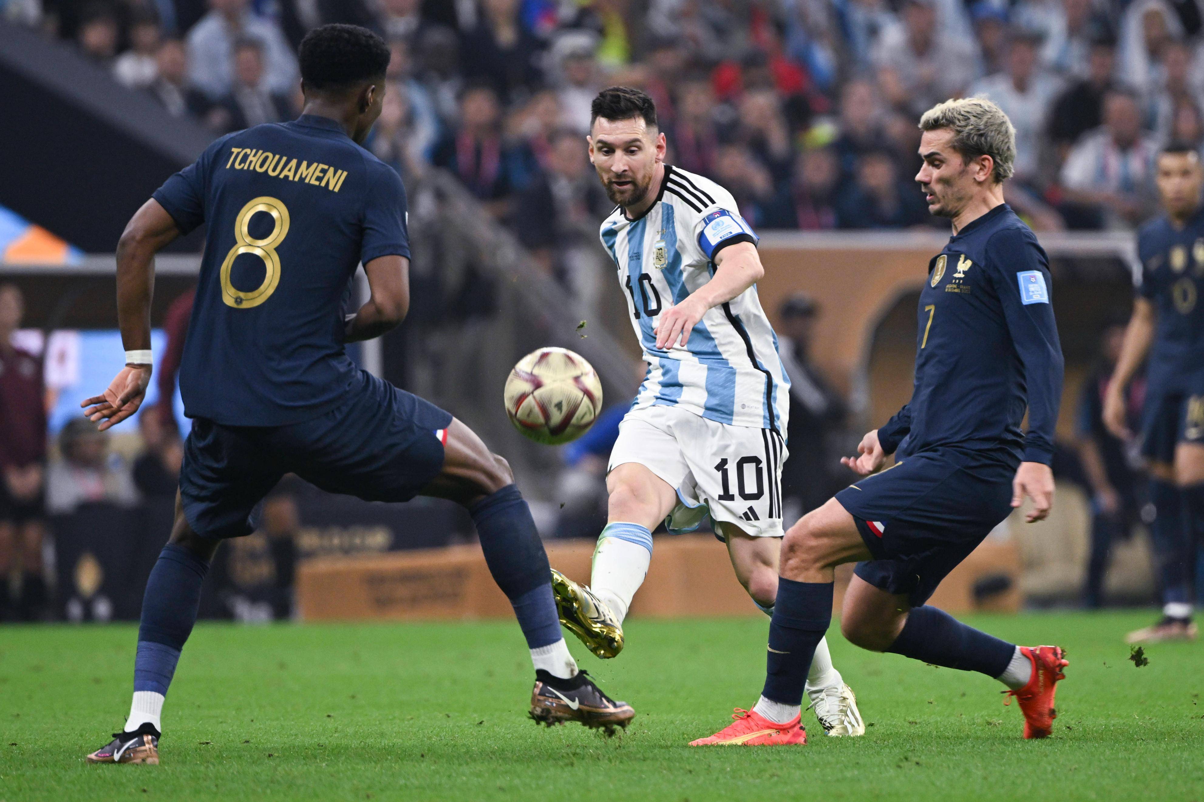 足球运动对世界人民具有独特魅力