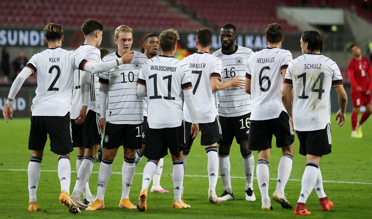 包含德国乒乓球队血洗瑞典乒乓球队，张继科制霸全场的词条