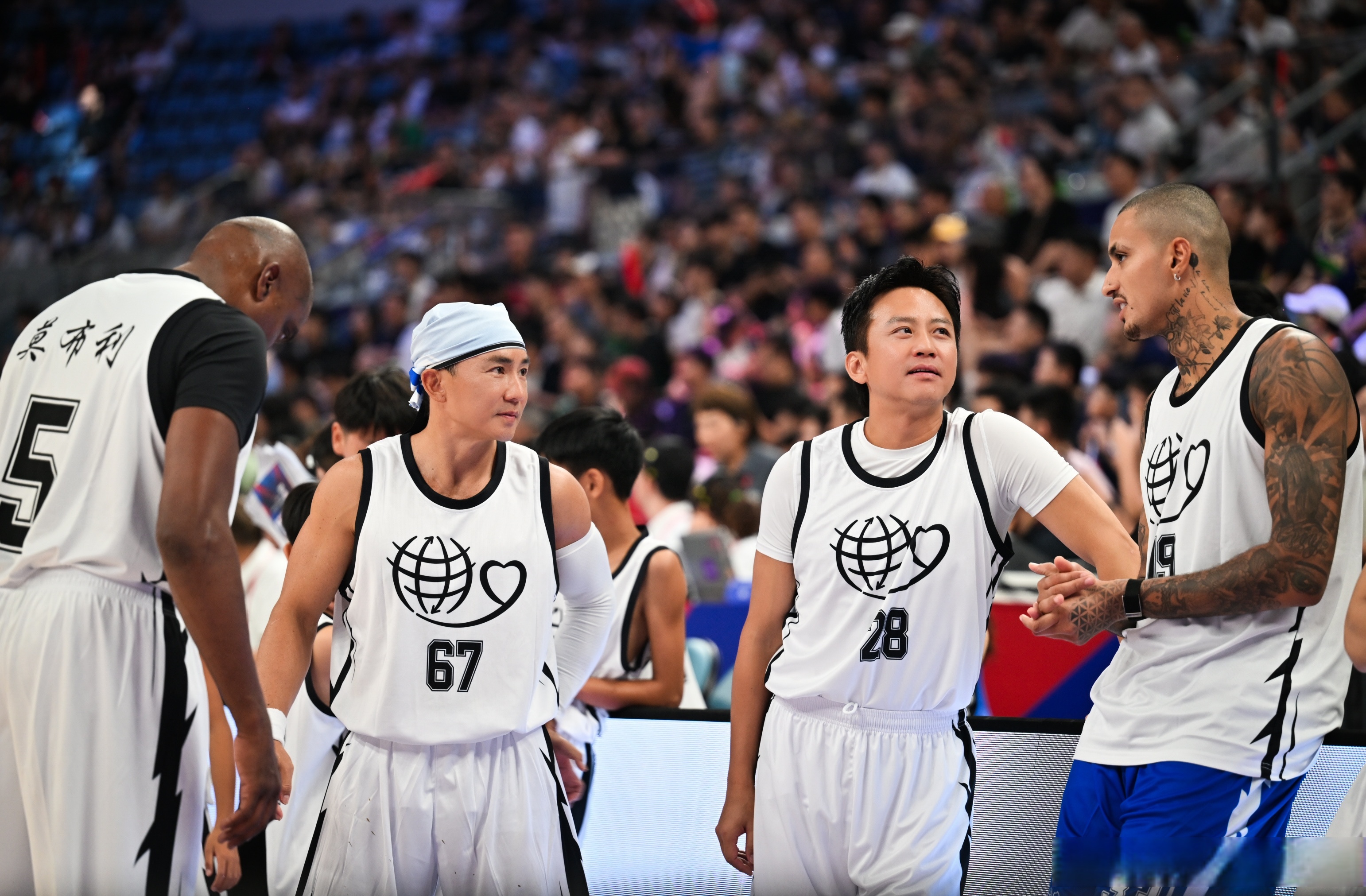 包含黄蜂碾压国王,凯尔·库兹马爆发神勇的词条 包含黄蜂碾压国王,凯尔·库兹马爆发神勇的词条