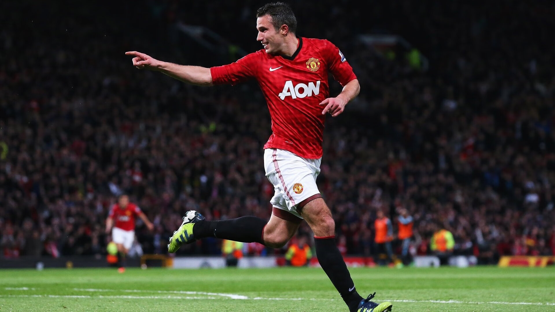 战术革命与巨星时刻，亚特兰大如何用冲垮哲学破解曼城，梅西如何成为胜负天平上的关键砝码