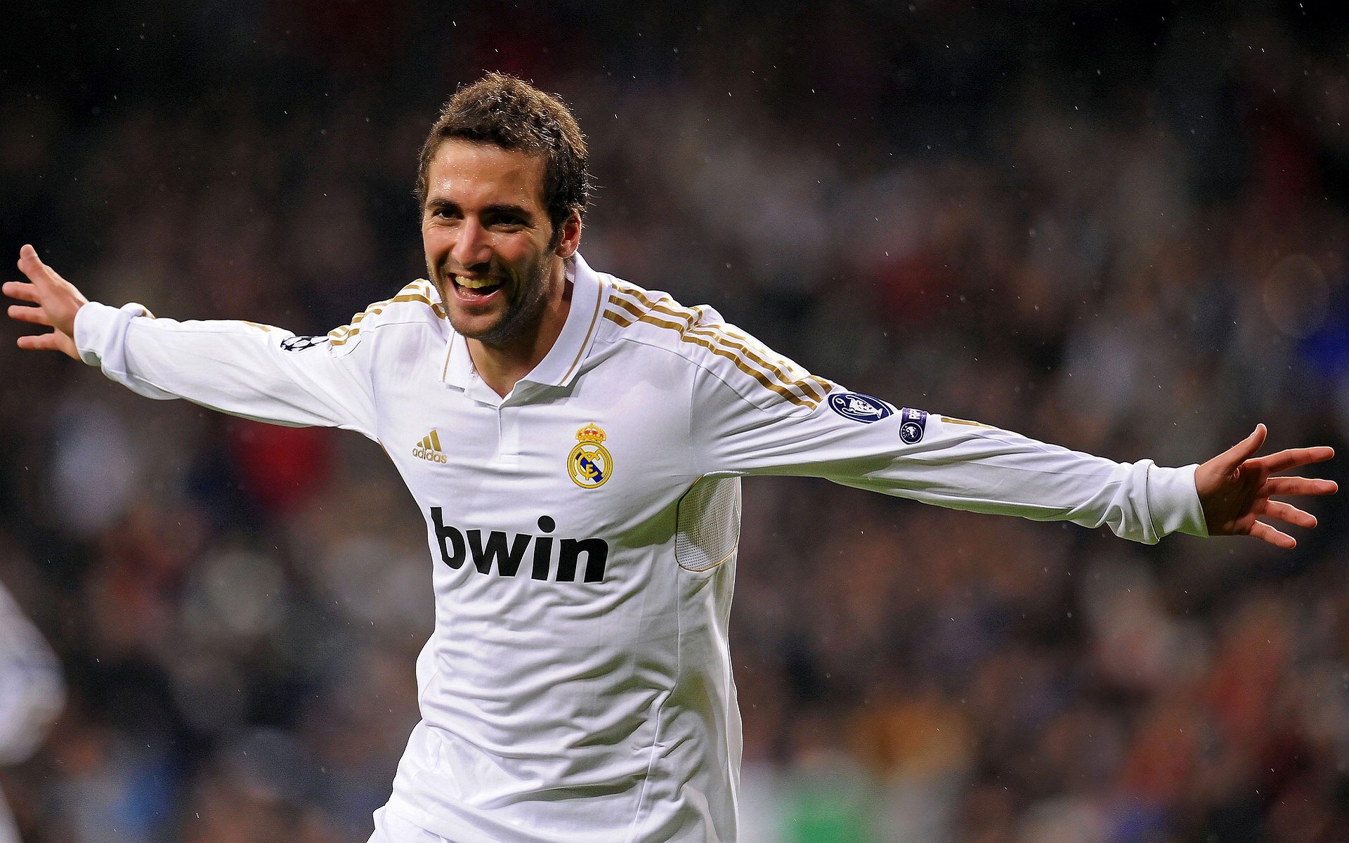 巴黎压哨绝杀爱尔兰,格列兹曼东决关键战接管比赛的传奇时刻